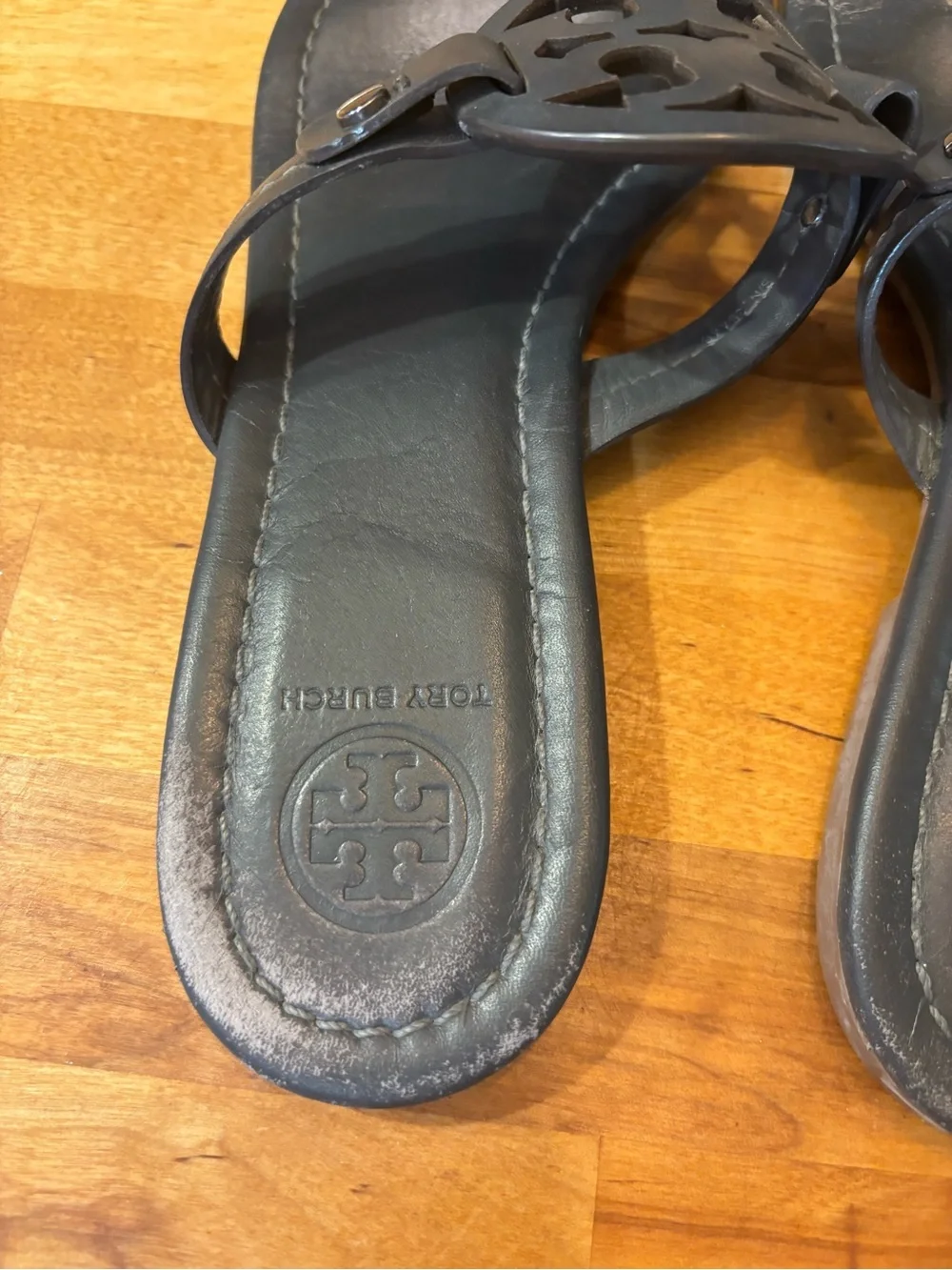 Tory Burch Black Leather Logo Thong Sandals - 7.5